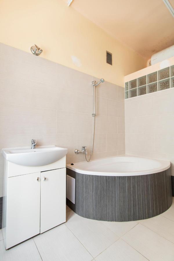 Spacious Apartments Zyblikiewicza Street Красков Екстериор снимка