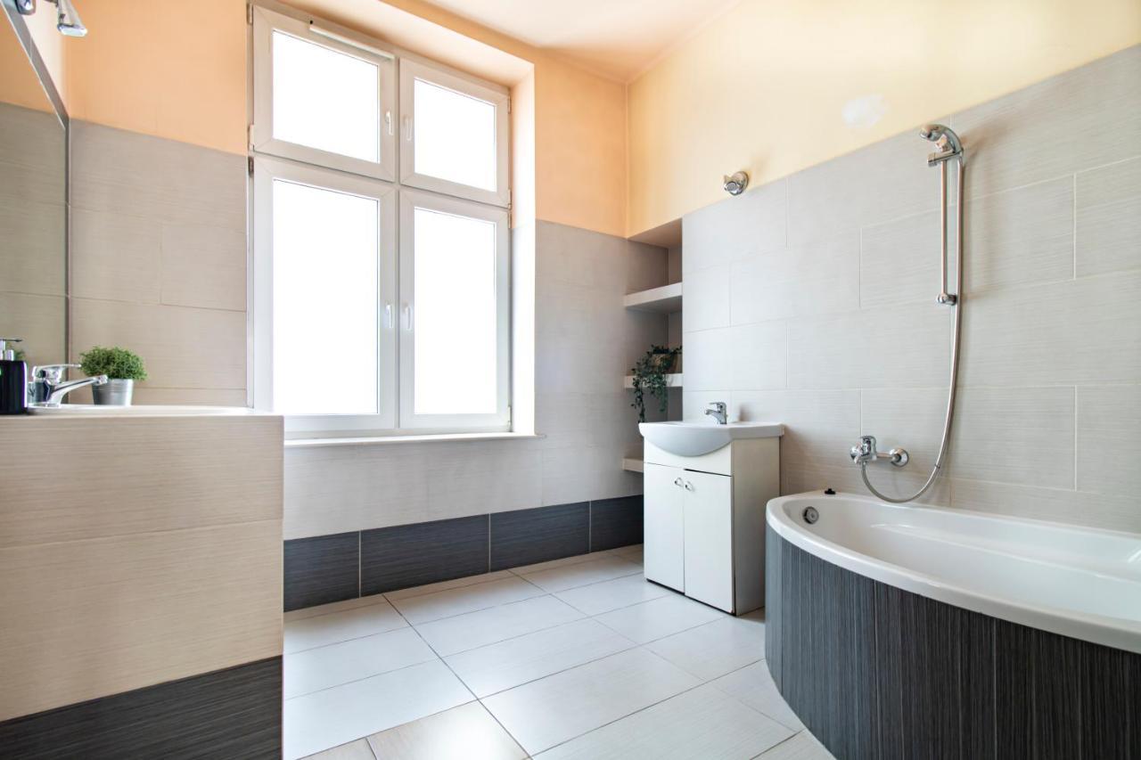 Spacious Apartments Zyblikiewicza Street Красков Екстериор снимка